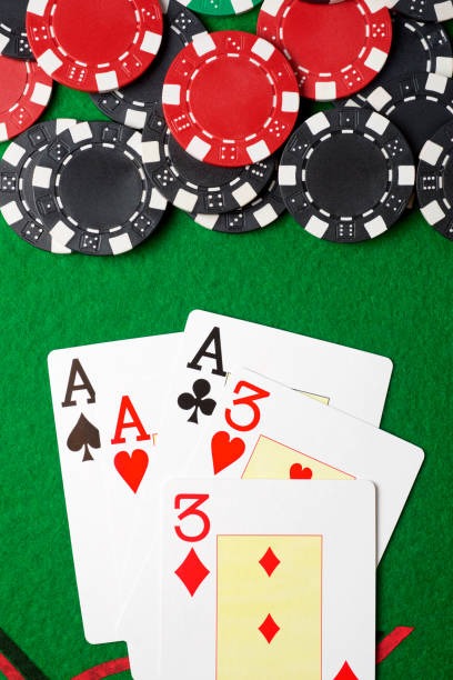 Money Train slot interface on sukajudi mobile app showing reels and payout display